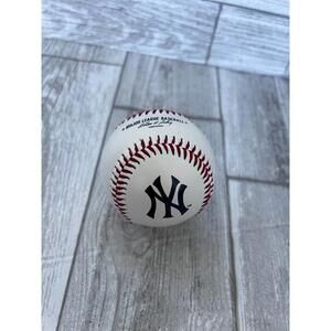 Rawlings MLB New York Yankees Official Baseball White/Red Stitched – Brand New